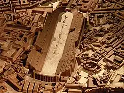 Représentation d'un grand édifice sur une maquette