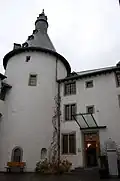 Une tour du château.