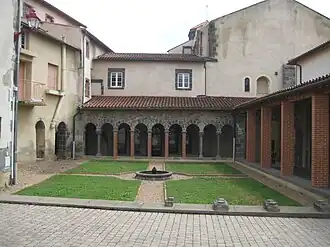 Monastère des Bénédictines de Marsat en 2011.