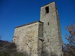 Le chœur et le clocher.