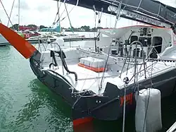 la plage arrière d'un voilier