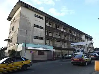 Façade du Collège Alfred Saker