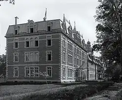 Description de cette image, également commentée ci-après