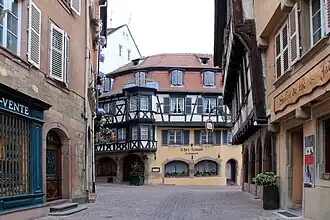 Maison zum Oesterreich (XVIe) aux no&nbsp;23 et 25&nbsp;Inscrit MH (1929)