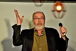 Description de l'image Comedian Rick Overton (2017-10-26).jpg.