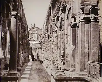 Intérieur du palais incendié.