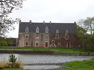 Château de Comper.