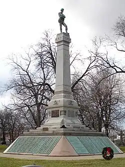 Autre vue du mémorial.