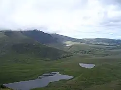 Au nord, la vallée An Ghoill Mhorr depuis le col