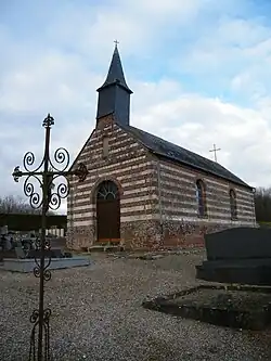 Chapelle Saint-Gervais, à l'écart du village.