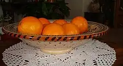 Coupe en terre vernissée (Tunisie).