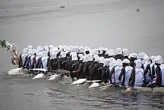 Course de pirogue sur le Wouri
