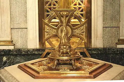 cuve baptismale: le couvercle