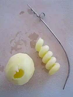 Pomme de terre creusée.