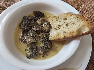 Croûte aux morilles.