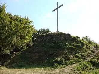 Ruine médiévale au sommet du mont Luisandre