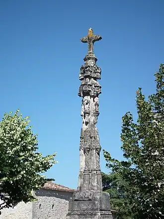 Croix hosannière de Nieul-le-Virouil