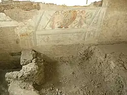 Vestiges d'une fresque.