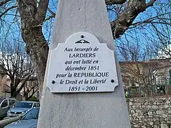 Stèle élevée à Lardiers en 2001 à la gloire de l'insurrection des républicains de la commune contre le coup d'État de Napoléon III