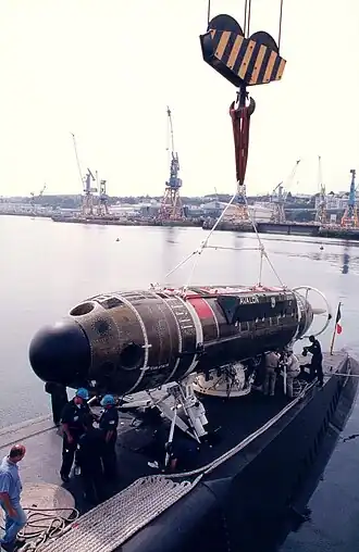 L'Avalon placé sur un sous-marin français.