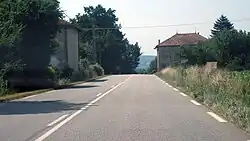 La route départementale 538 entre Revel-Tourdan et Beaurepaire