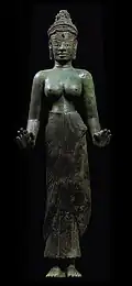 Tārā (?). Đồng Dương, fin IXe - déb. Xe&nbsp;siècle. Bronze incrusté d'or, d'argent et de pierres semi-précieuses. H. 115&nbsp;cm. Musée, Đà Nẵng