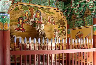 Un des rois célestes à l'intérieur de la cheonwangmun de Daeheungsa&nbsp;(en) dans le Jeolla du Sud