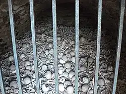 Ossuaire de la chapelle.