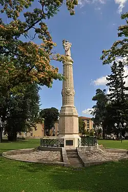 Monument aux morts, square Max-Moras.