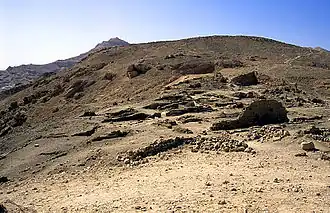 Ruines d'un monastère dédié à Paul de Thèbes (Deir el-Bakhit) près de la nécropole de Dra Abou el-Naga.
