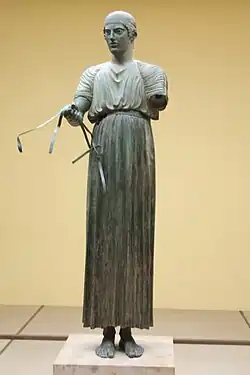 Aurige de Delphes, vers 470, bronze, musée archéologique de Delphes.