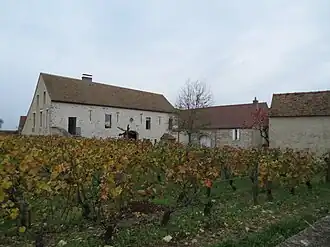 Vendangeoir de Vosne-Romanée, des moines bénédictins de l'Abbaye Saint-Vivant de Vergy