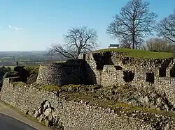 Les fortifications du château.