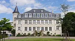 Château Hervé (XVIIIe-XIXe) : façade côté jardins.