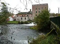 Le moulin à eau.