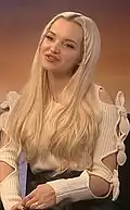 Dove Cameron interprète Mal.