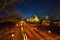 Vue nocturne, près de l'hôtel du Parlement du Québec.