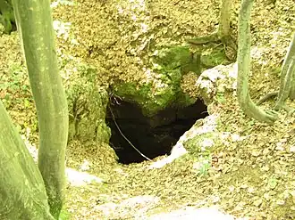 La grotte de l'Amitié classée au Registre national des monuments immeubles d'Ukraine et RAMSAR no&nbsp;2396.