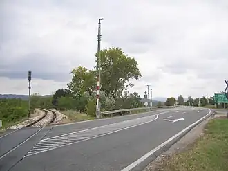 Dunaalmás - la route principale 1 au croisement de la route 10.