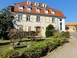 Ancien presbytère (1743),1 Petite-Rue de l'église.