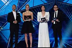 Photo des quatre présentateurs du Concours.