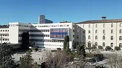 Description de cette image, également commentée ci-après