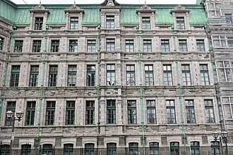 Façade de la rue Saint-Louis