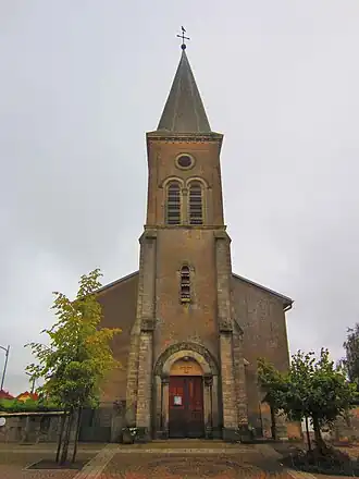 l'église Saint-Aubin de Coutures.