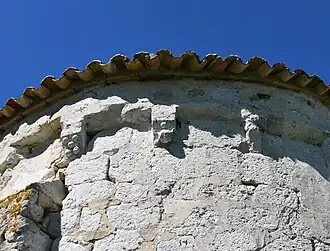 Traces de modillons.