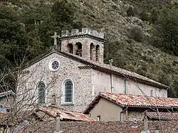 ... vue dans les toitures du village.