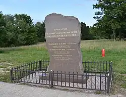 Stèle souvenir des trois villages engloutis dont Nuisement-aux-Bois qui comptrait alors 63 habitants.