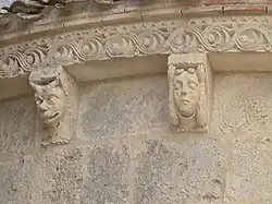 Modillons de l'absidiole nord.