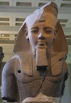 Buste du colosse exposé au British Museum.