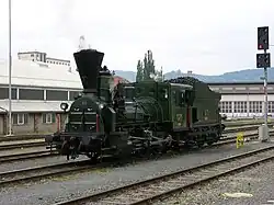 La locomotive Südbahn Classe 23 N°671, en service à la GKB&nbsp;(de), vue ici en 2008. Livrée en 1860, c'est la plus ancienne locomotive encore en service au monde.